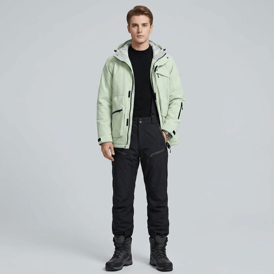 Veste de ski homme portee avec la salopette assortie