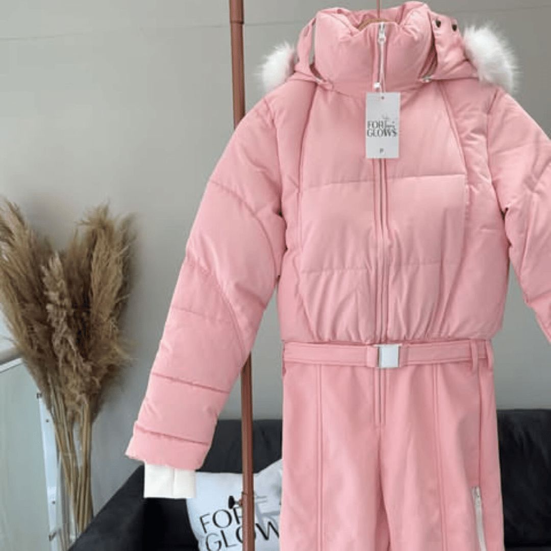 Combinaison de ski femme Chamonix portée sur la neige