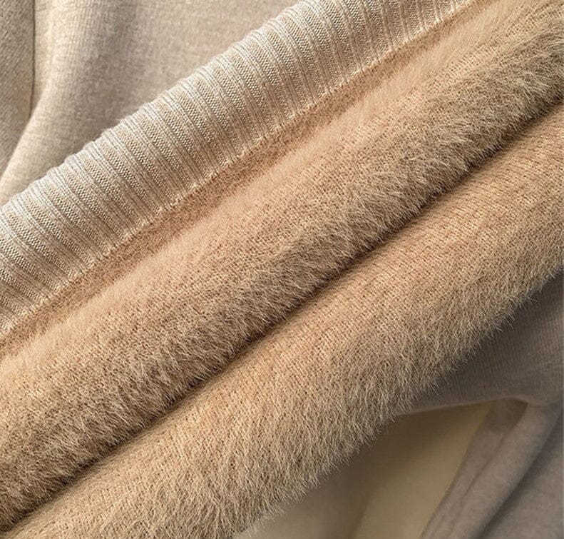 Détail de l'intérieur peluché du pull polaire femme